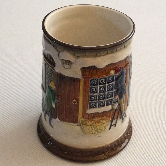 Beswick - Royal Doulton Group Mug - Dickens Christmas Carol 1977 - Picture 2 of 8